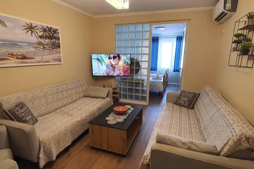 Center Apartment Tiranë Ngoại thất bức ảnh