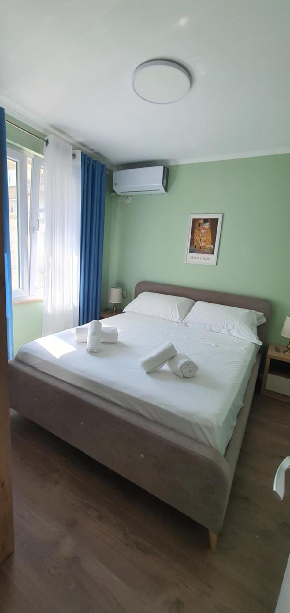 Center Apartment Tiranë Ngoại thất bức ảnh